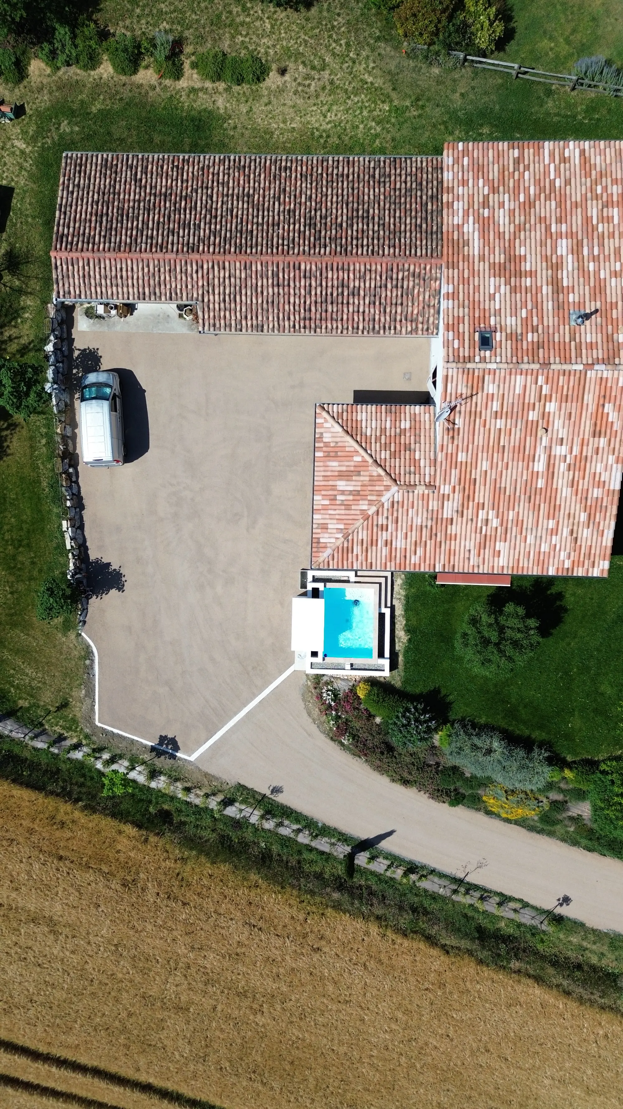 Goudronnage : chantier réalisé par Marson TP dans l'Aude